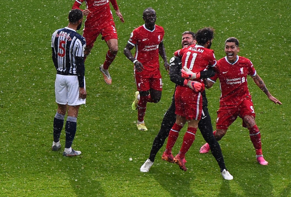 Premier Lig de Liverpool, kaleci Alisson un golüyle son dakikada kazandı #5