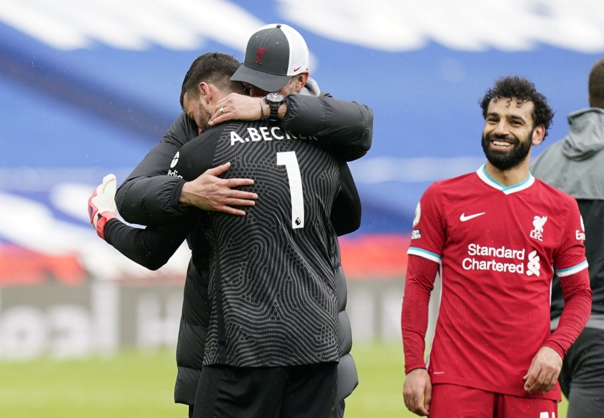Premier Lig de Liverpool, kaleci Alisson un golüyle son dakikada kazandı #1