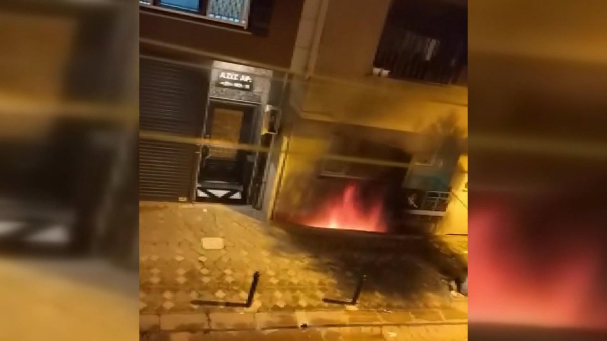 Zeytinburnu nda yangın: 10 kişi kurtarıldı #1