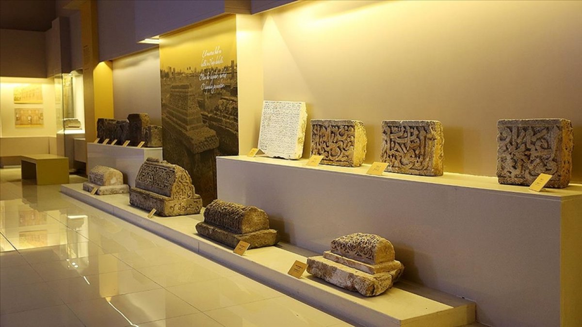 Ahlat ta Arkeoloji Müzesi tam kapanmadan sonra ziyaretçilerini bekliyor #2