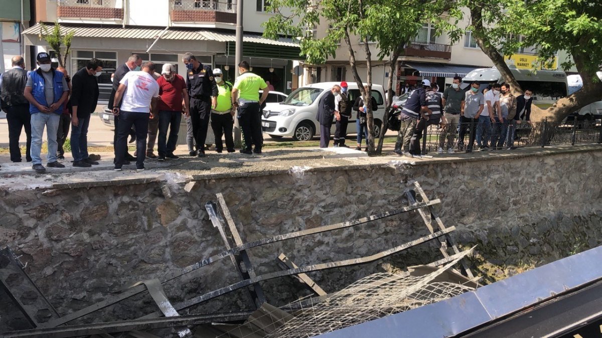 Bursa da köprü üzerindeki inşaat çöktü: 3 yaralı  #4