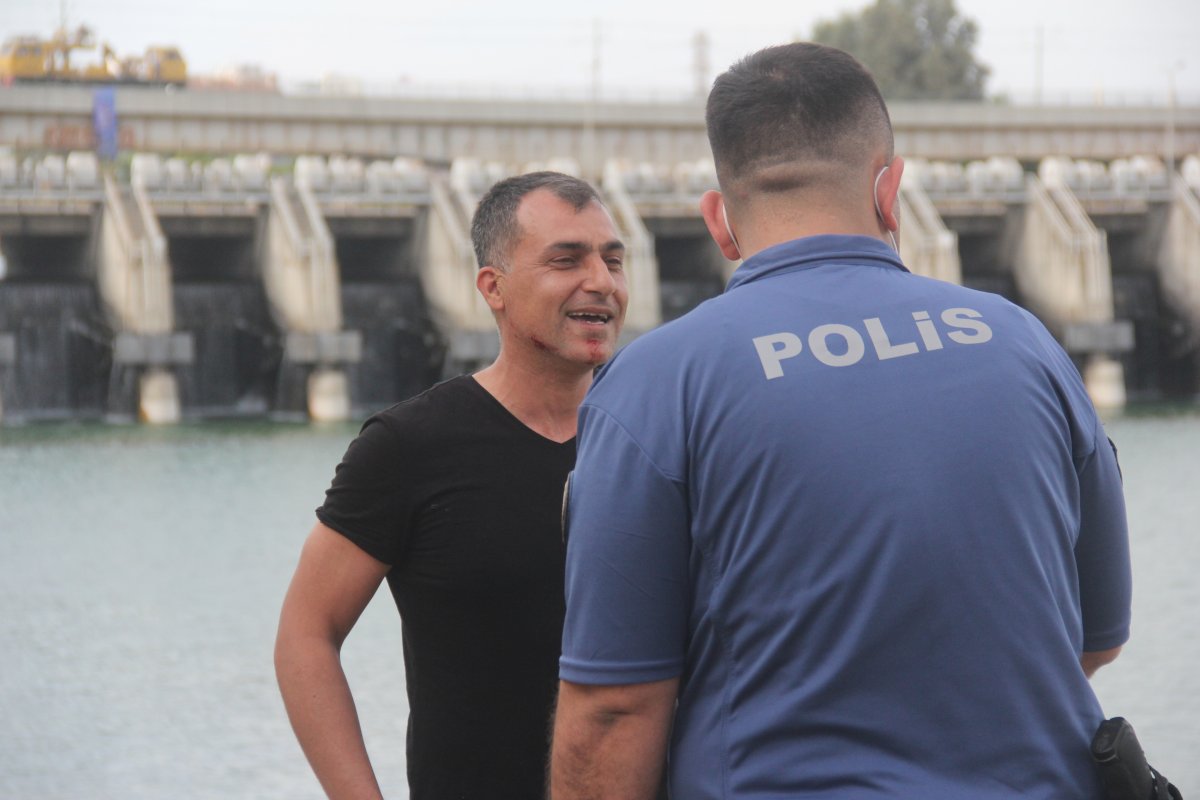 Adana da taksici 2 kişiye çarpıp Seyhan Nehri ne düştü #2