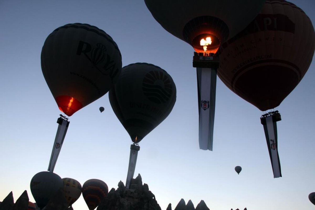 Şampiyonluk kutlanıyor: Kapadokya da balonlar  Beşiktaş  bayrakları ile havalandı #6