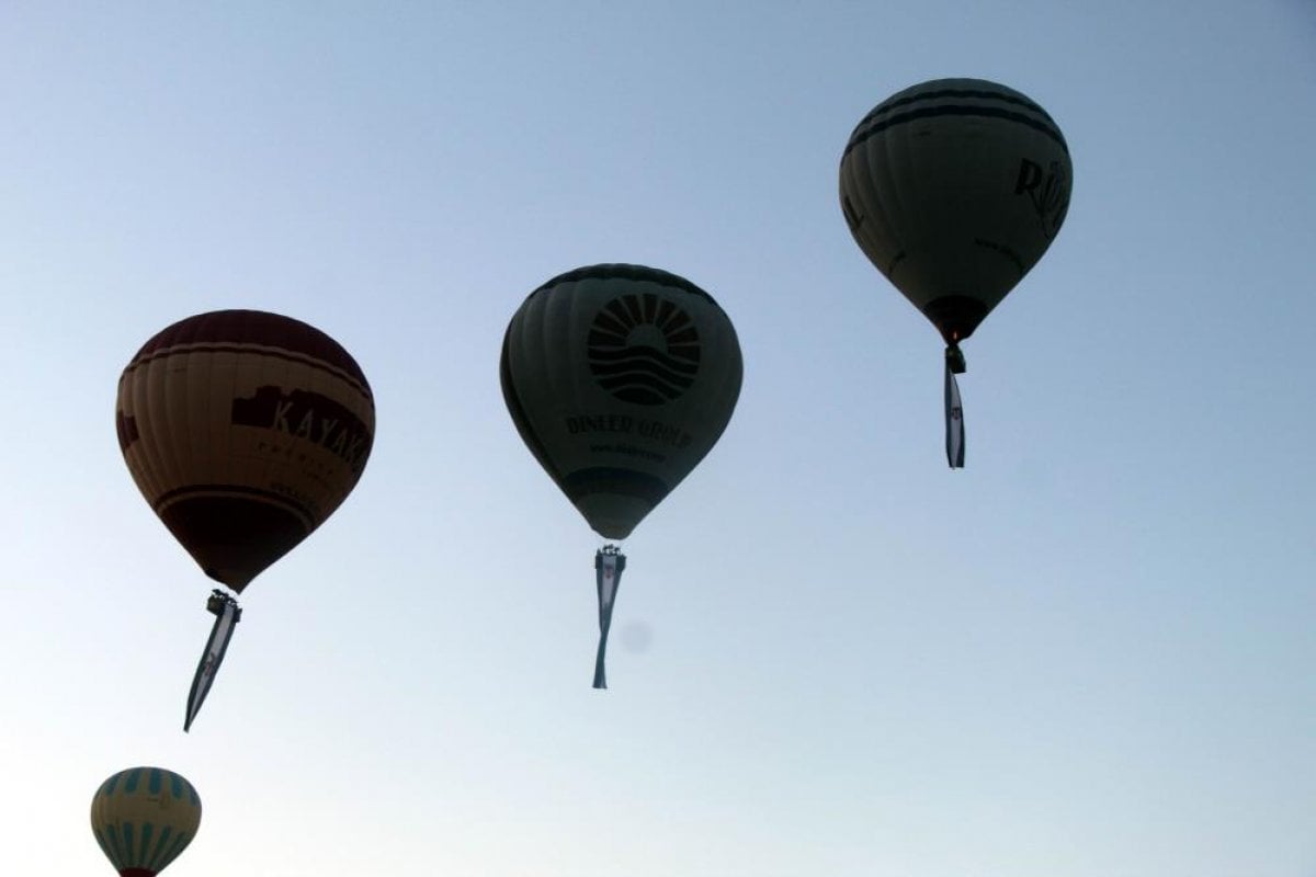 Şampiyonluk kutlanıyor: Kapadokya da balonlar  Beşiktaş  bayrakları ile havalandı #9