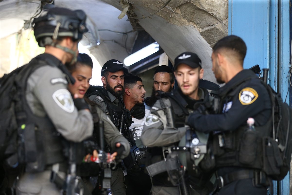İsrail polisi, Şam Kapısı nda toplanan Filistinlilere saldırdı #12