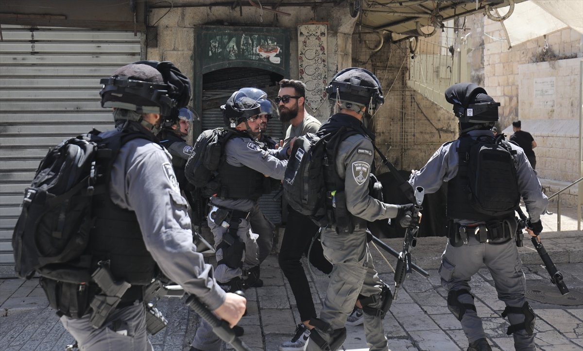 İsrail polisi, Şam Kapısı nda toplanan Filistinlilere saldırdı #7