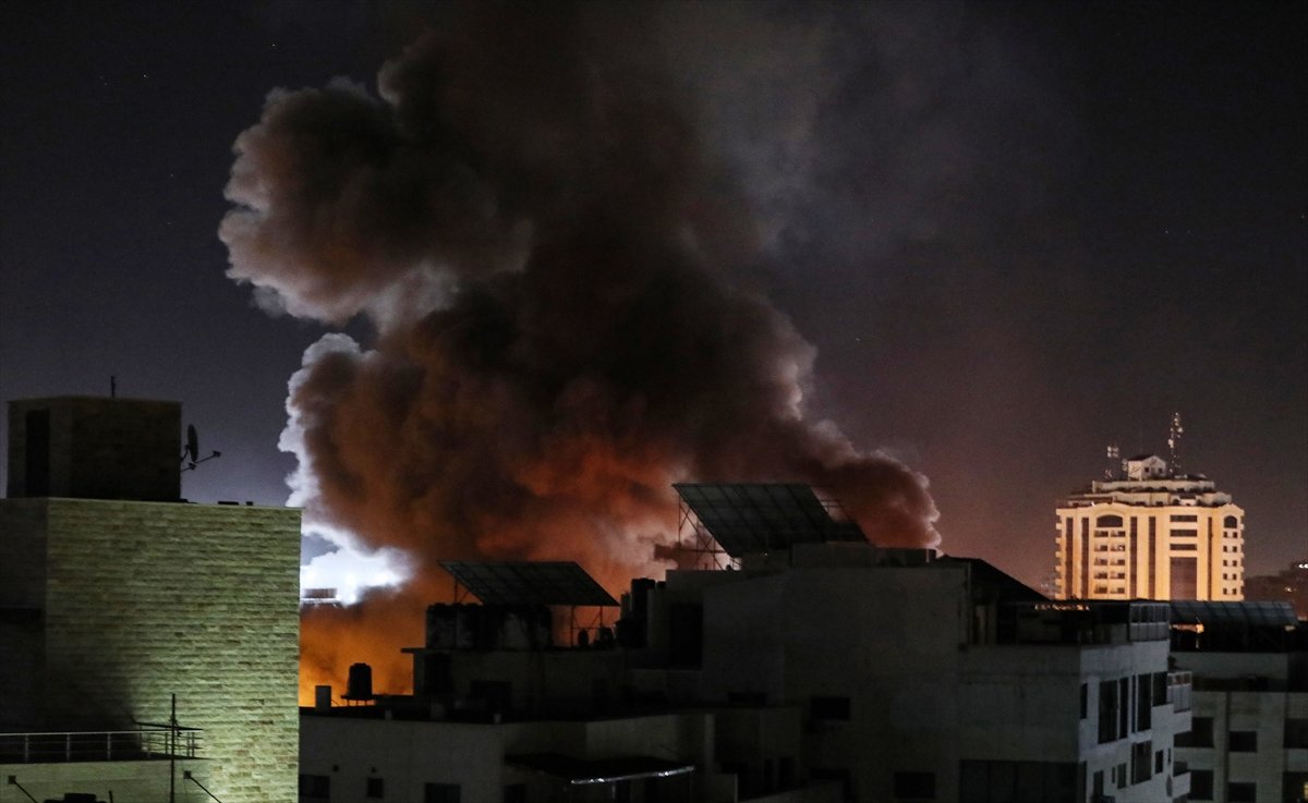 İsrail, Gazze’de sokakları ve altyapı sistemlerini vurdu #6