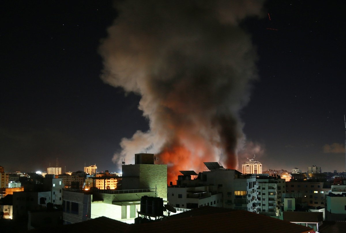 İsrail, Gazze’de sokakları ve altyapı sistemlerini vurdu #5