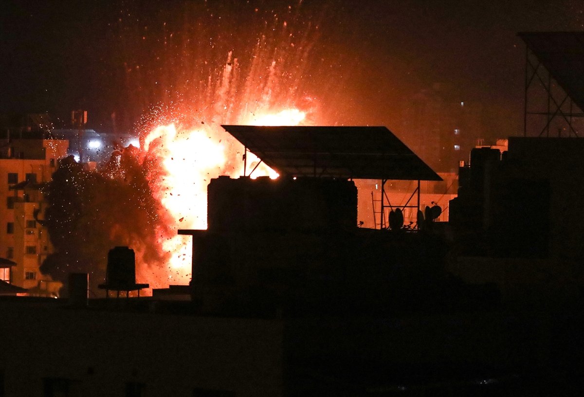 Israel hits streets and infrastructure systems in Gaza #4