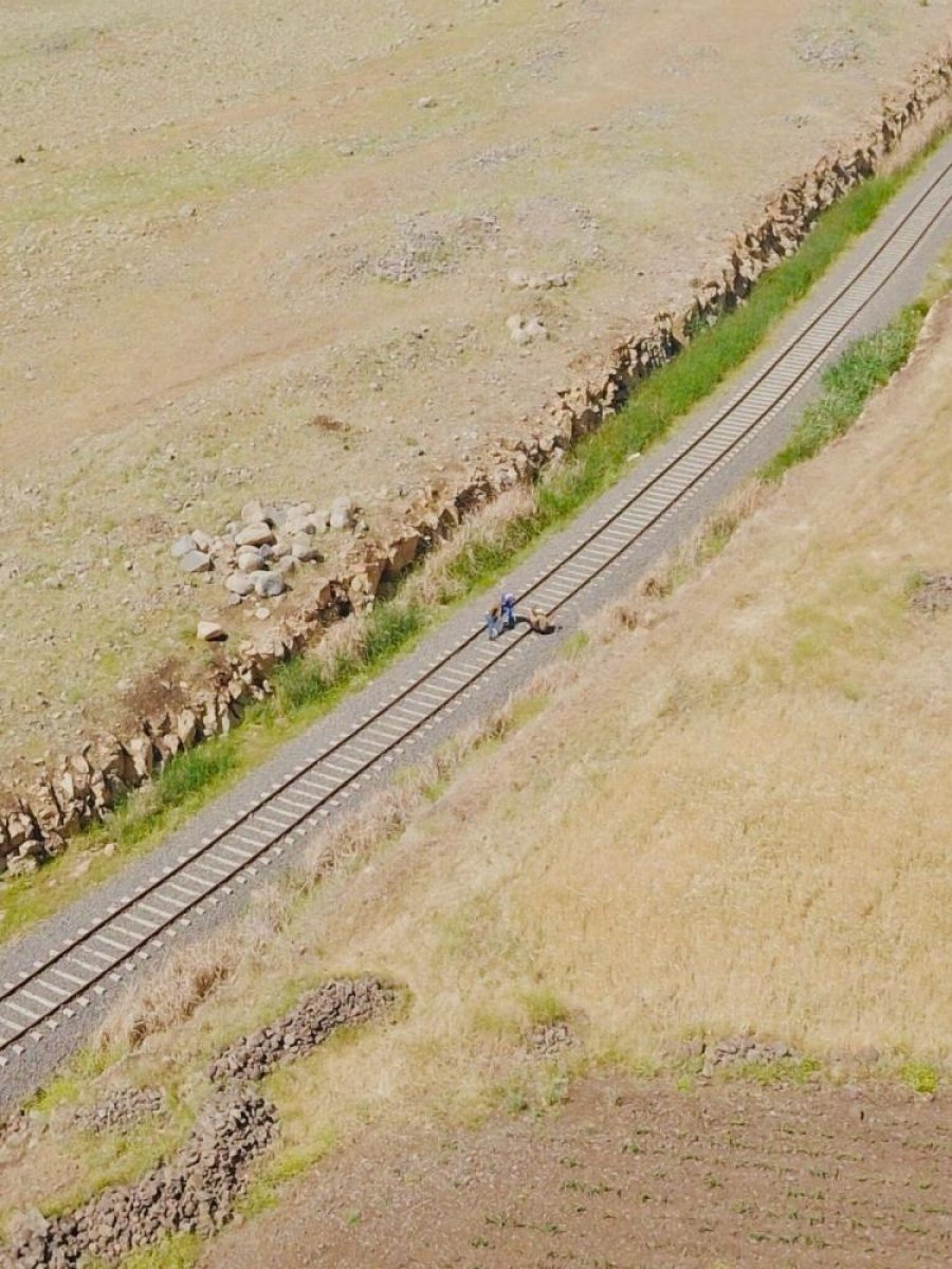 Diyarbakır da tren raylarının demir aksamı çalındı  #3