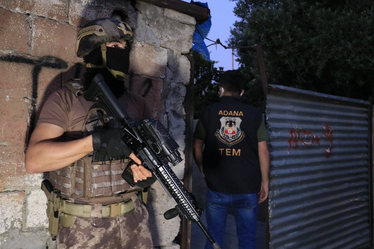 Adana da DEAŞ şüphelilerine eş zamanlı operasyon #1