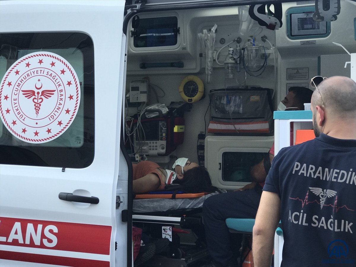 Adana’da zincirleme kaza: Otobüs minibüse çarptı  #3