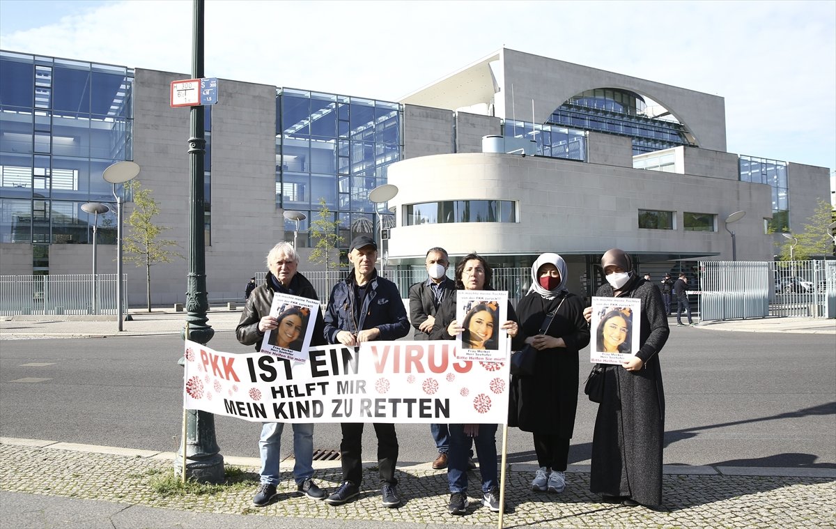 Almanya’da, kızı PKK tarafından kaçırılan annenin eylemi sürüyor #1