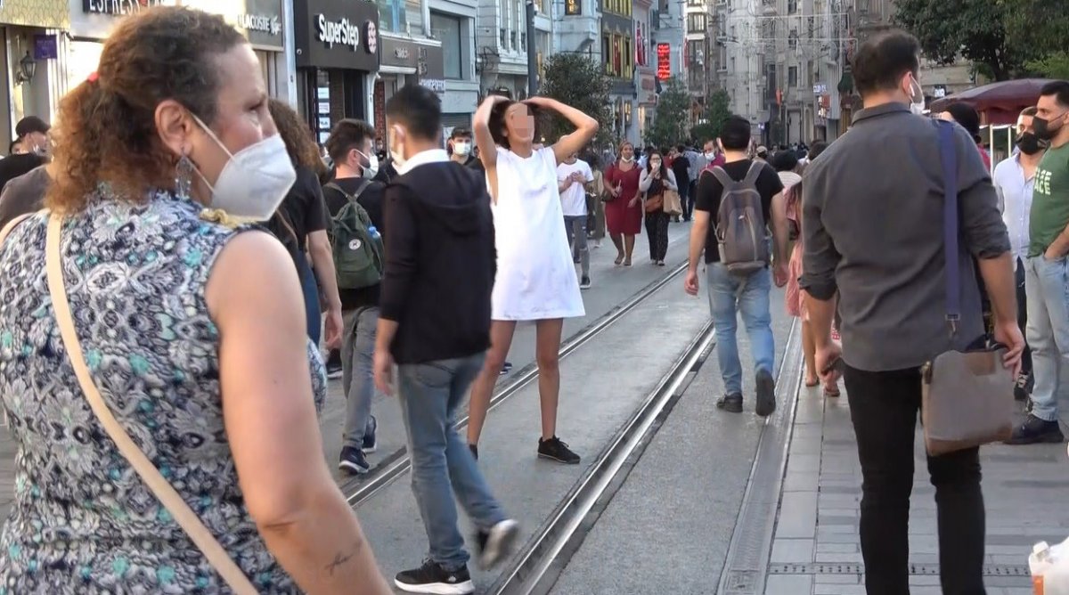 Taksim deki Faslı turist çırılçıplak soyundu #6
