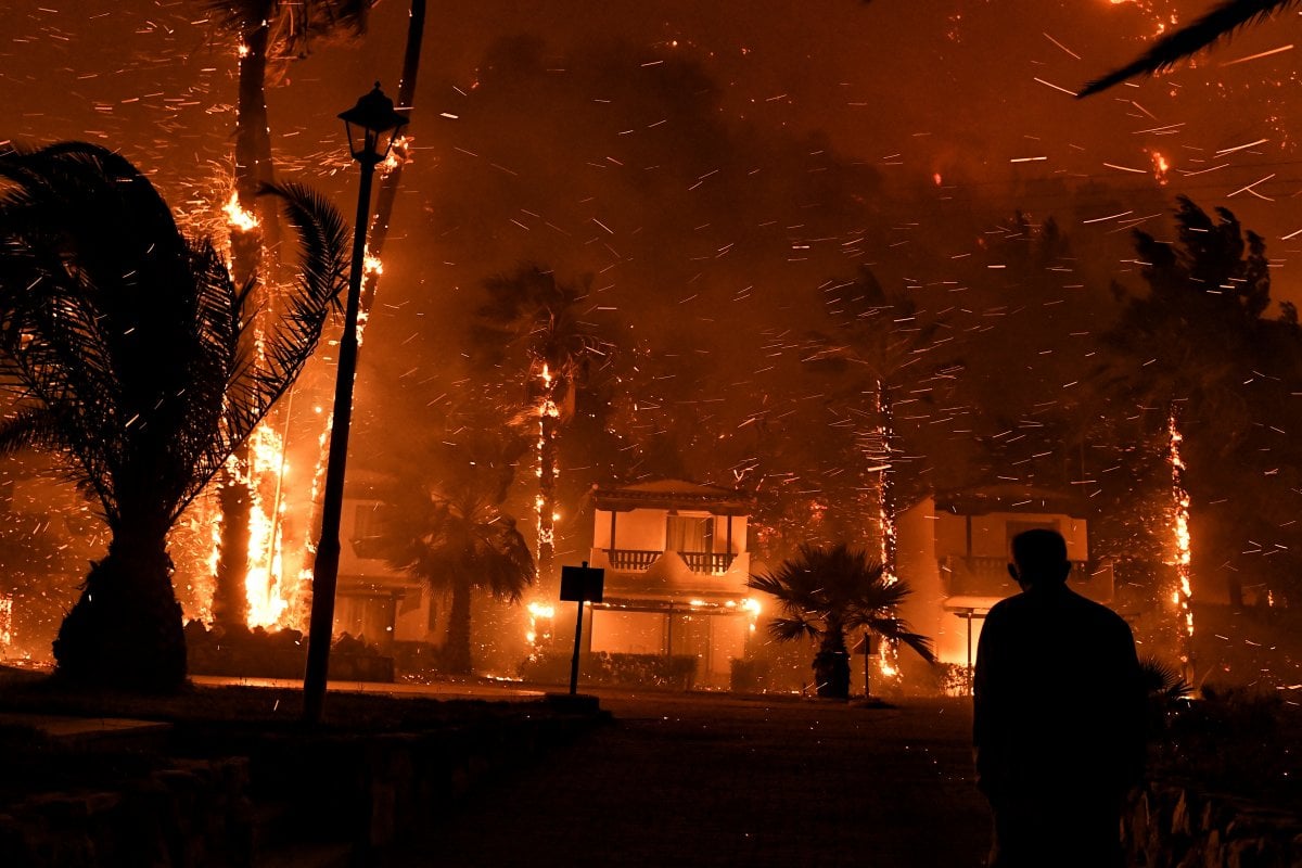 Yunanistan da orman yangını #1