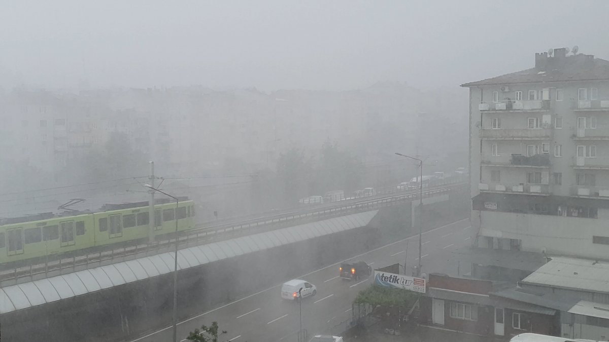 Bursa da sağanak yağış etkili oldu  #6