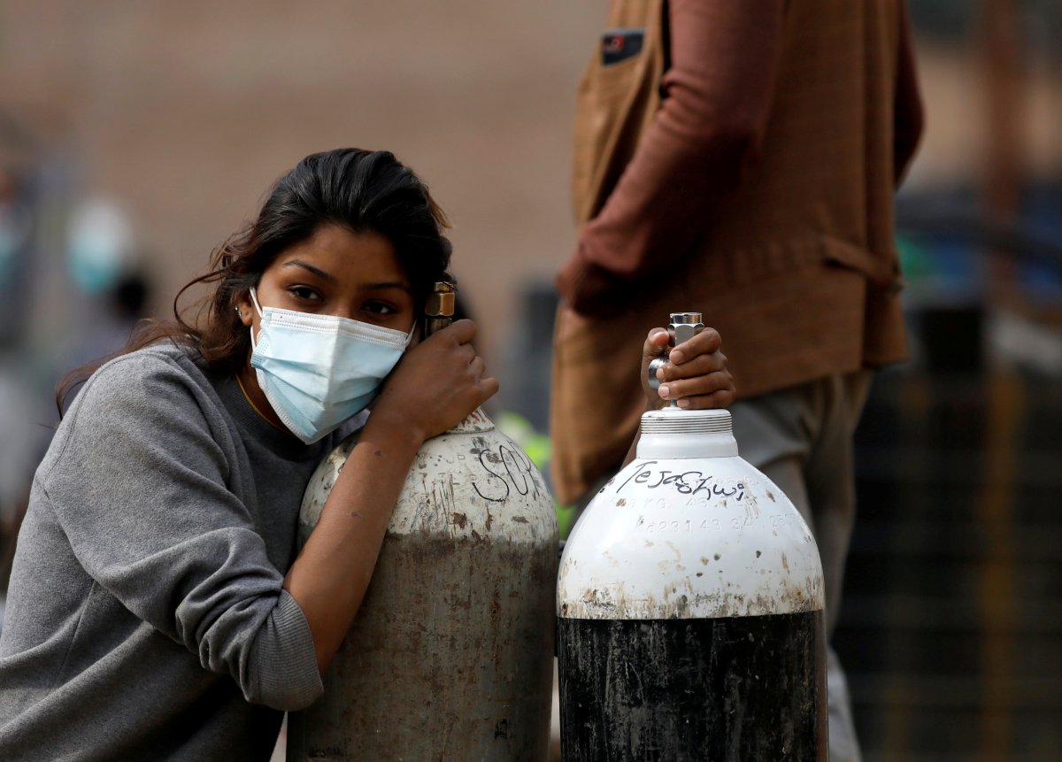 Hindistan’da, koronavirüse bağlı günlük can kaybı sayısı 4 bini geçti  #5