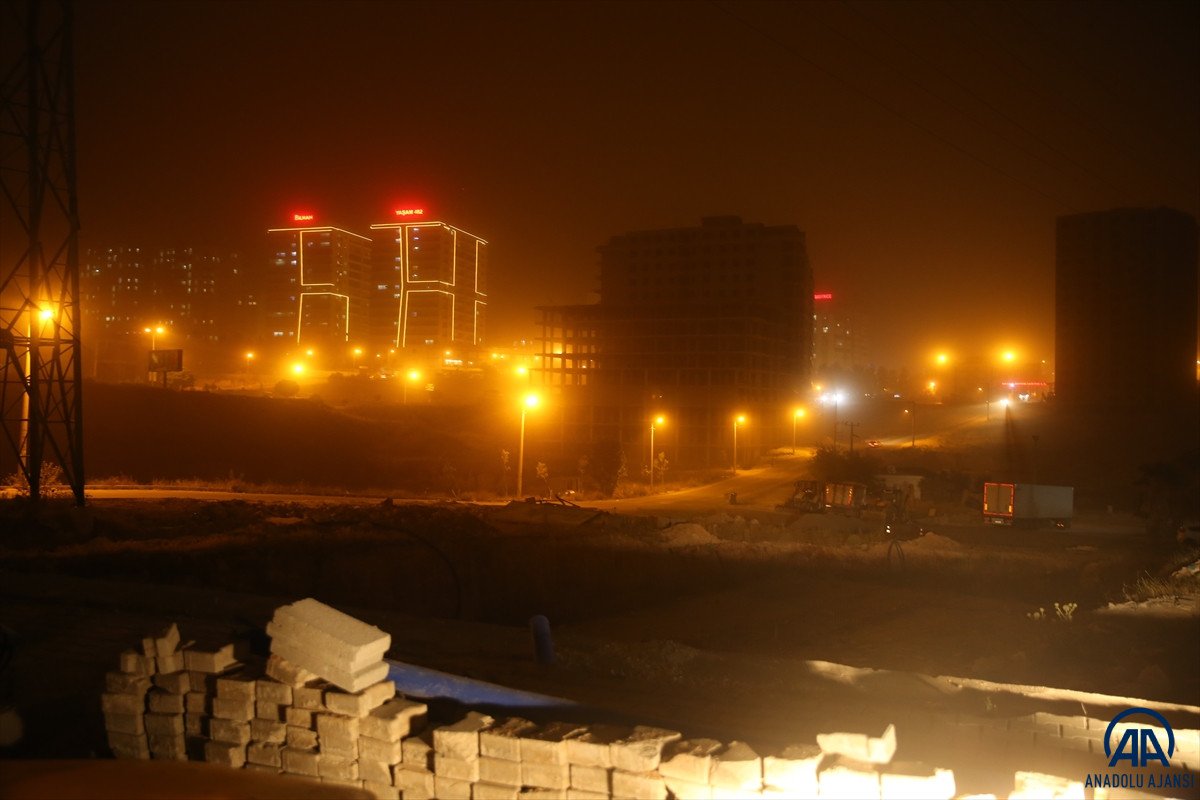 Mardin’de toz fırtınası şehri sardı #1