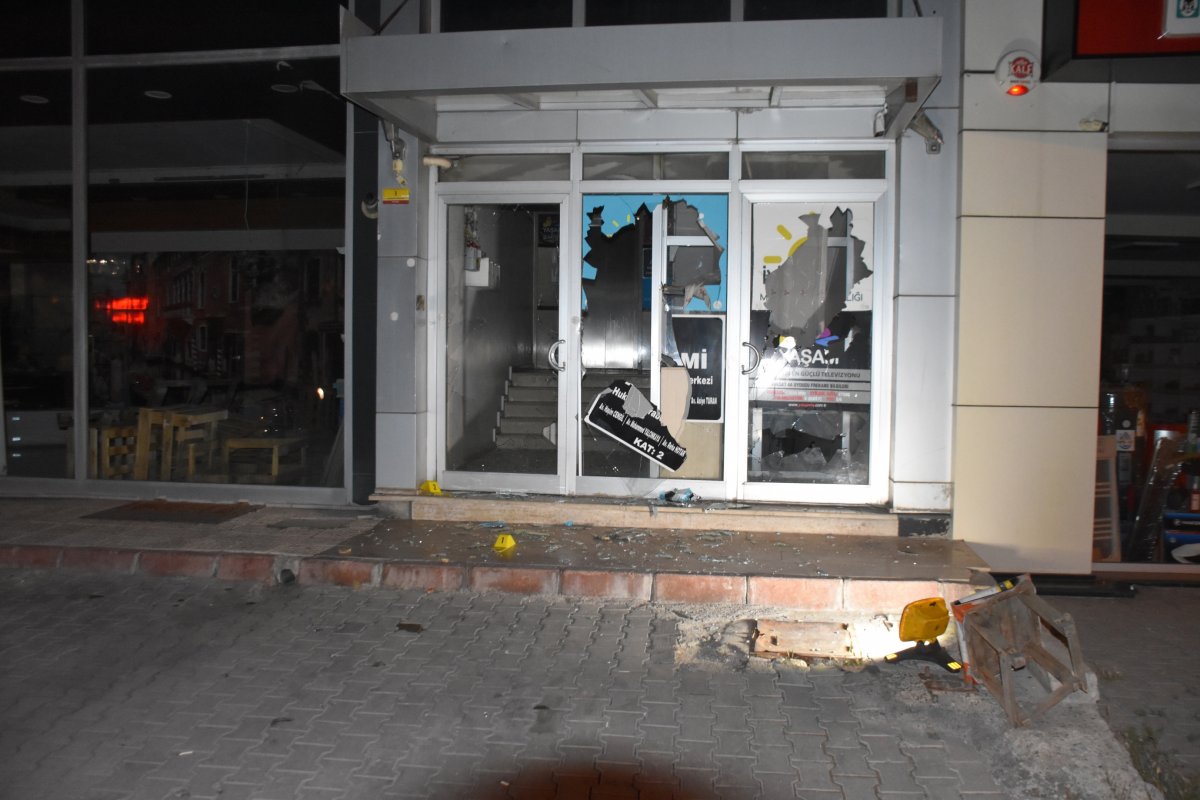 Malatya’da, İYİ Parti binasına sopalı saldırı #6