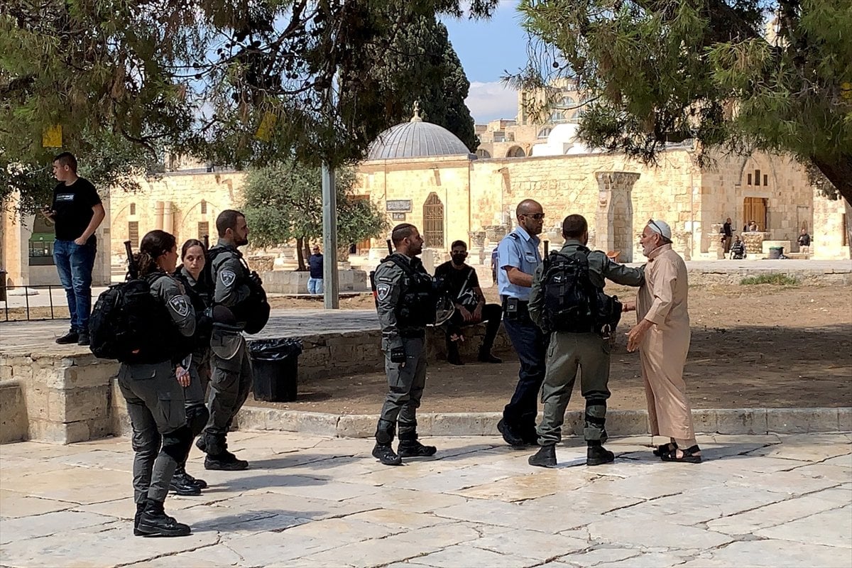 Jewish settlers raid Al-Aqsa Mosque #6