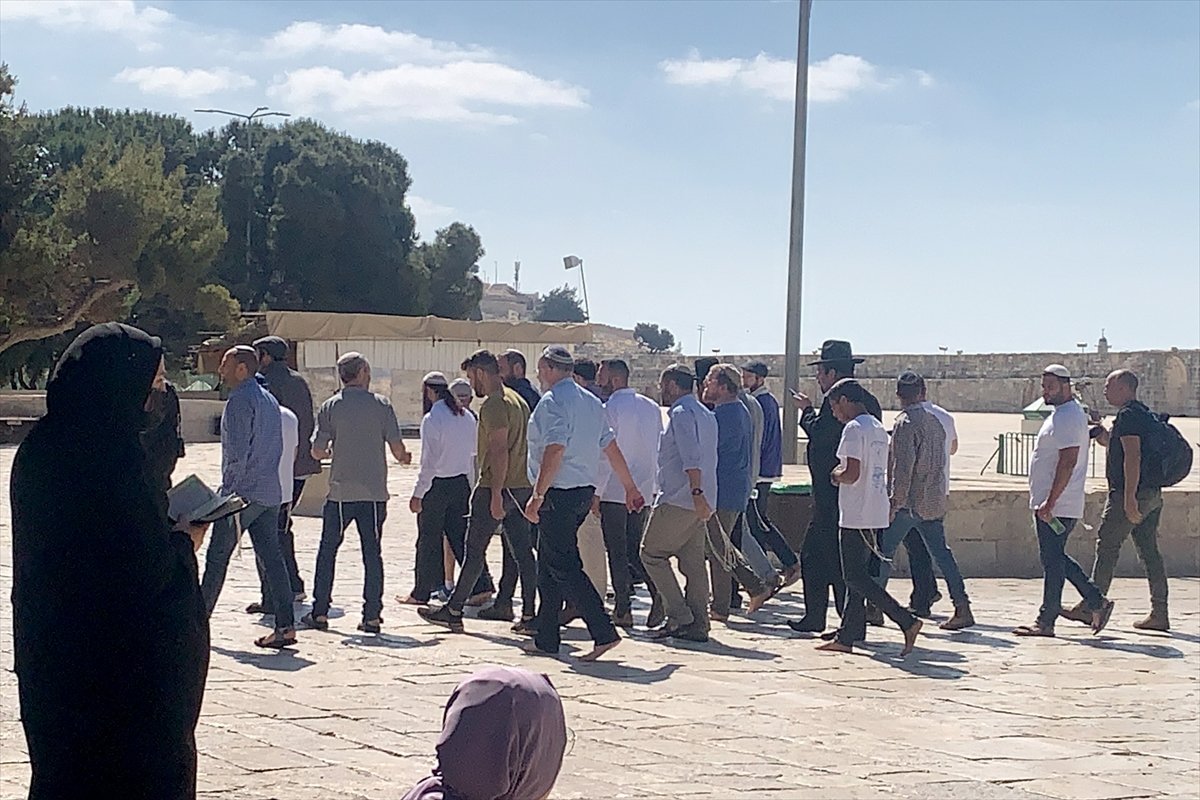 Jewish settlers raid Al-Aqsa Mosque #3