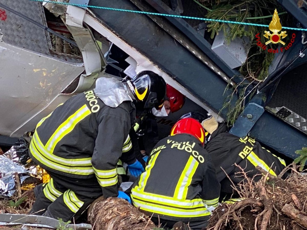 Cable car cabin fell in Italy #3