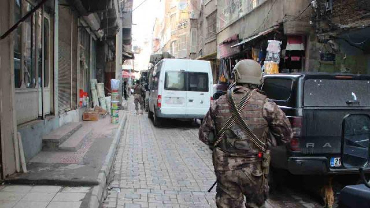 Diyarbakır'da PKK'nın şehir yapılanmasına yönelik operasyon