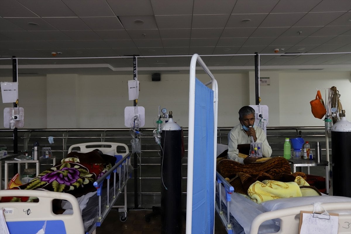 Cricket stadium in India turned into coronavirus hospital #2