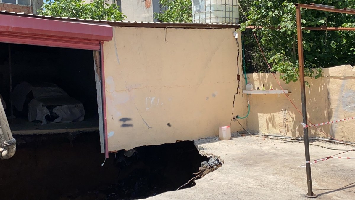 Ümraniye'de garaj çöktü: 2 bina boşaltıldı 