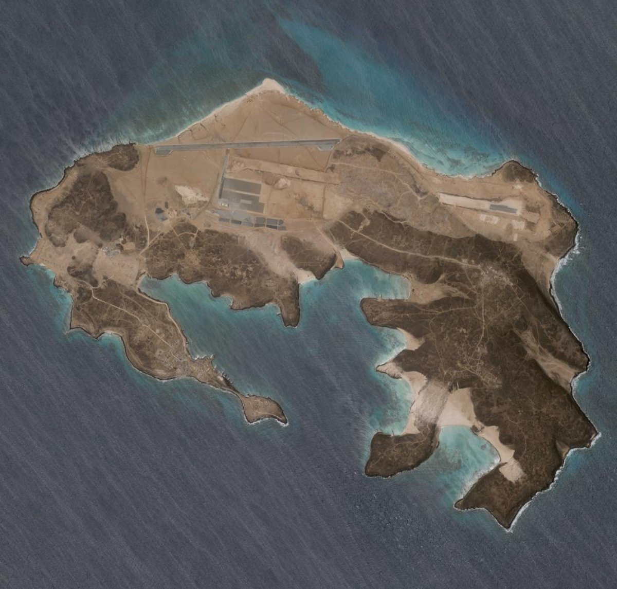 Air base discovered on island off Yemen #2