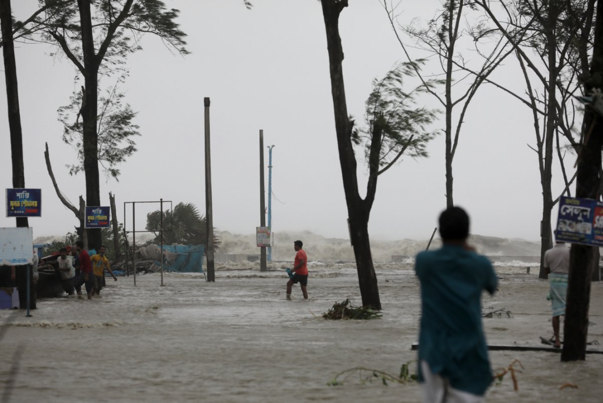 Hurricane Yaas hits India #8