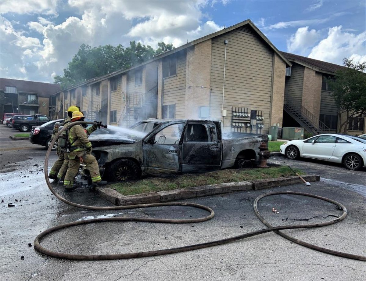 The driver who fainted in the burning vehicle in the USA was rescued at the last moment #2