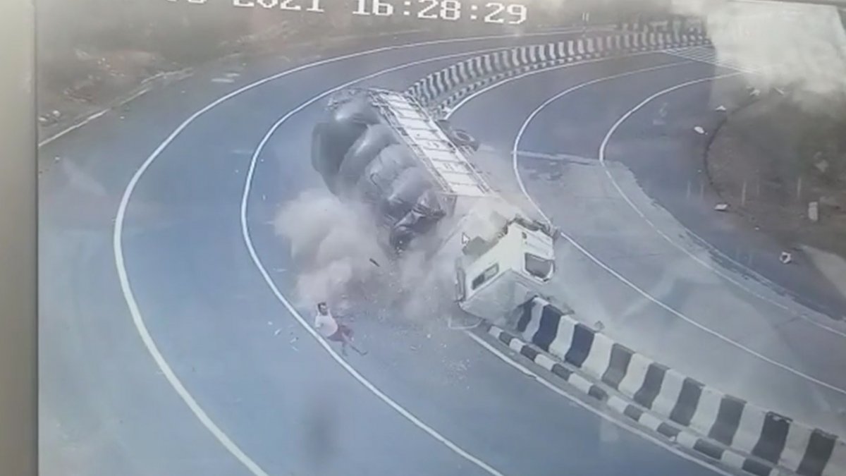 Driver who survived terrible accident in India #2