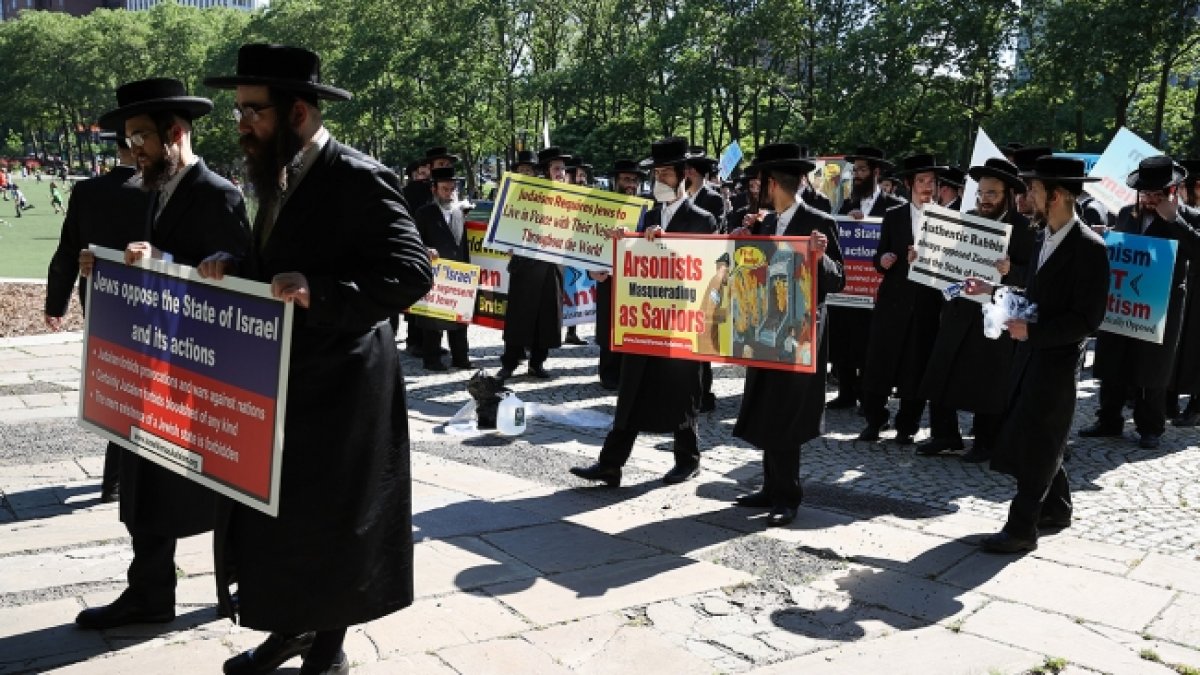 Hundreds of Jews protested Israel in New York #1