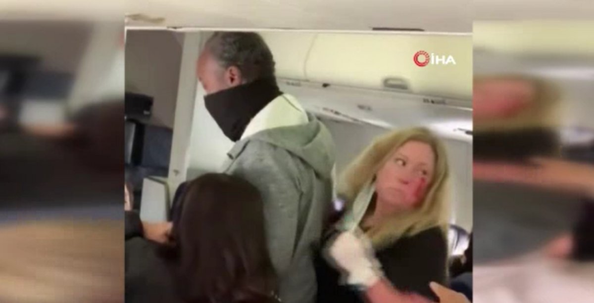 The cabin crew who warned the passenger on the US plane was beaten #4