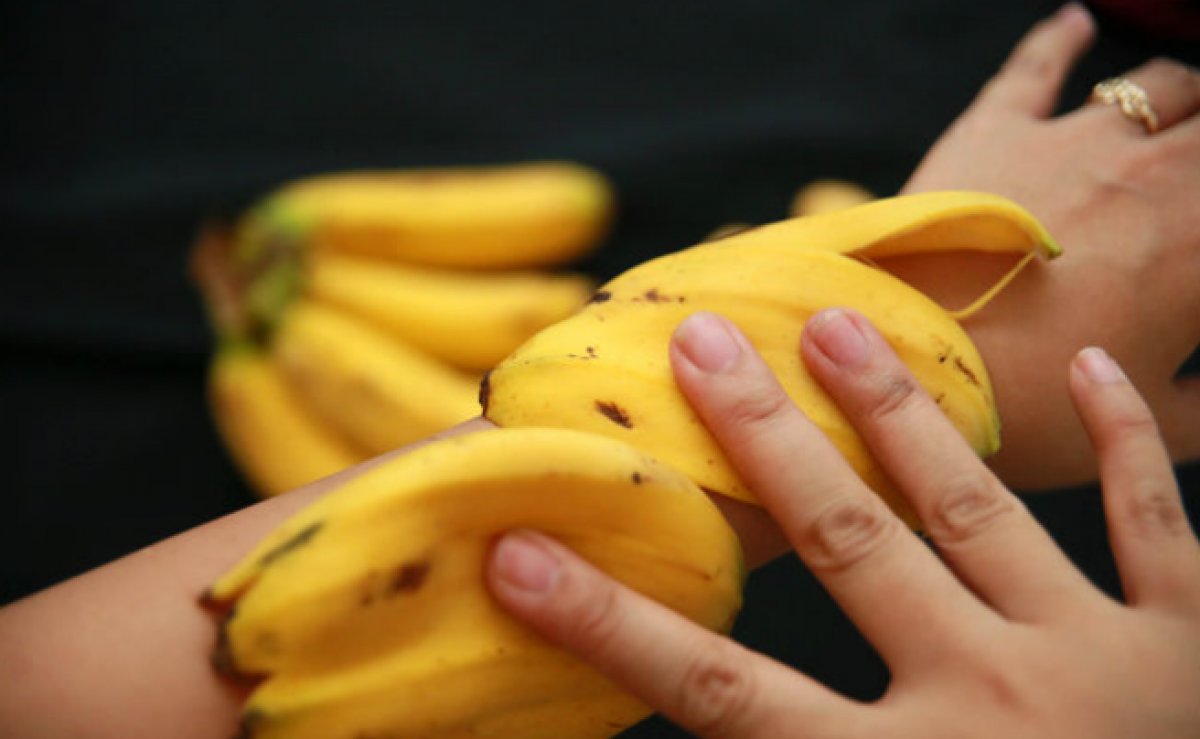 11 reasons you shouldn't throw out the banana peels #3