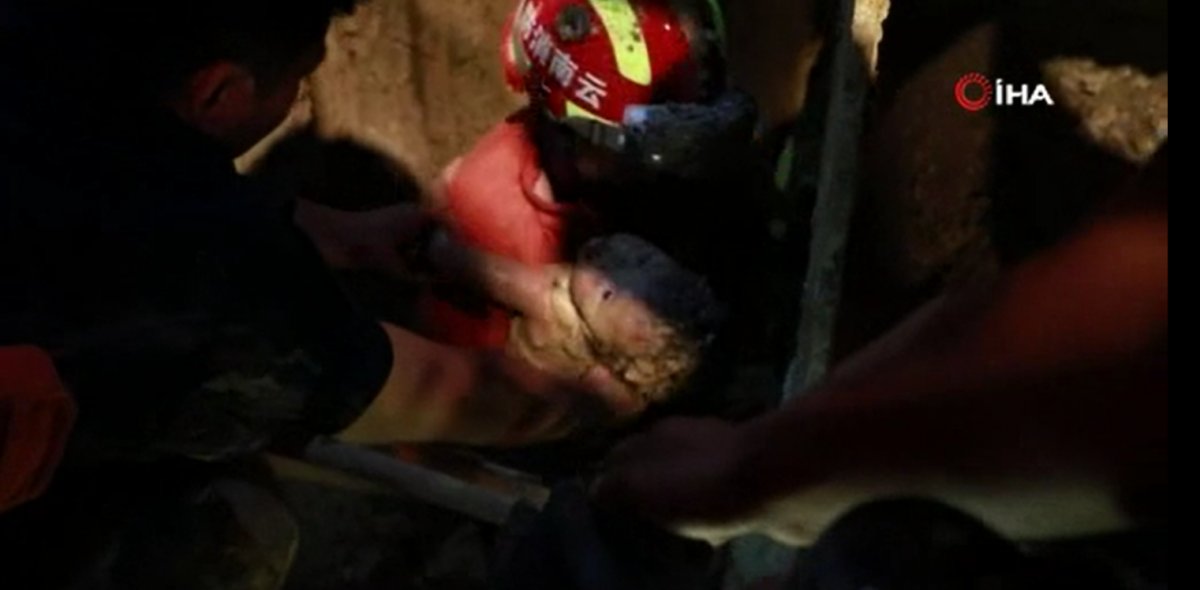 2-year-old boy who fell into a well in China was rescued in 10 hours #5