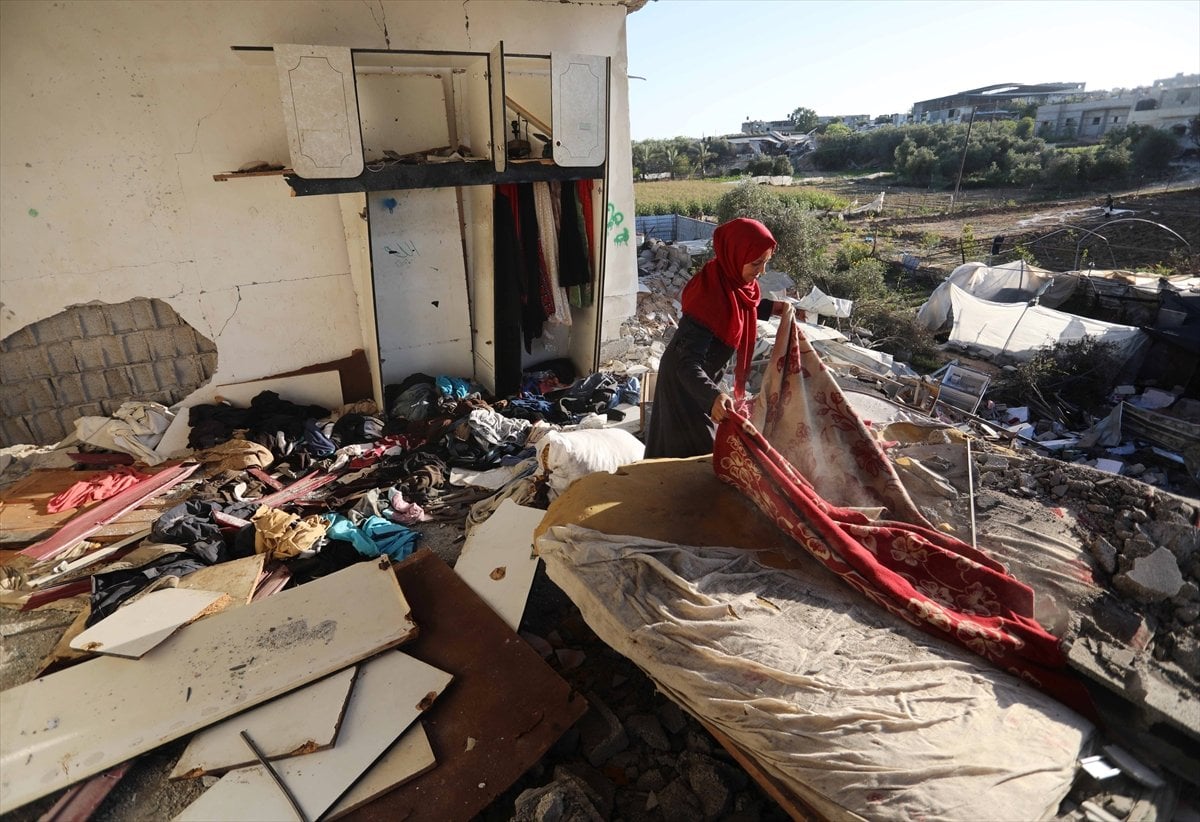 Palestinians return to their ruined homes #3