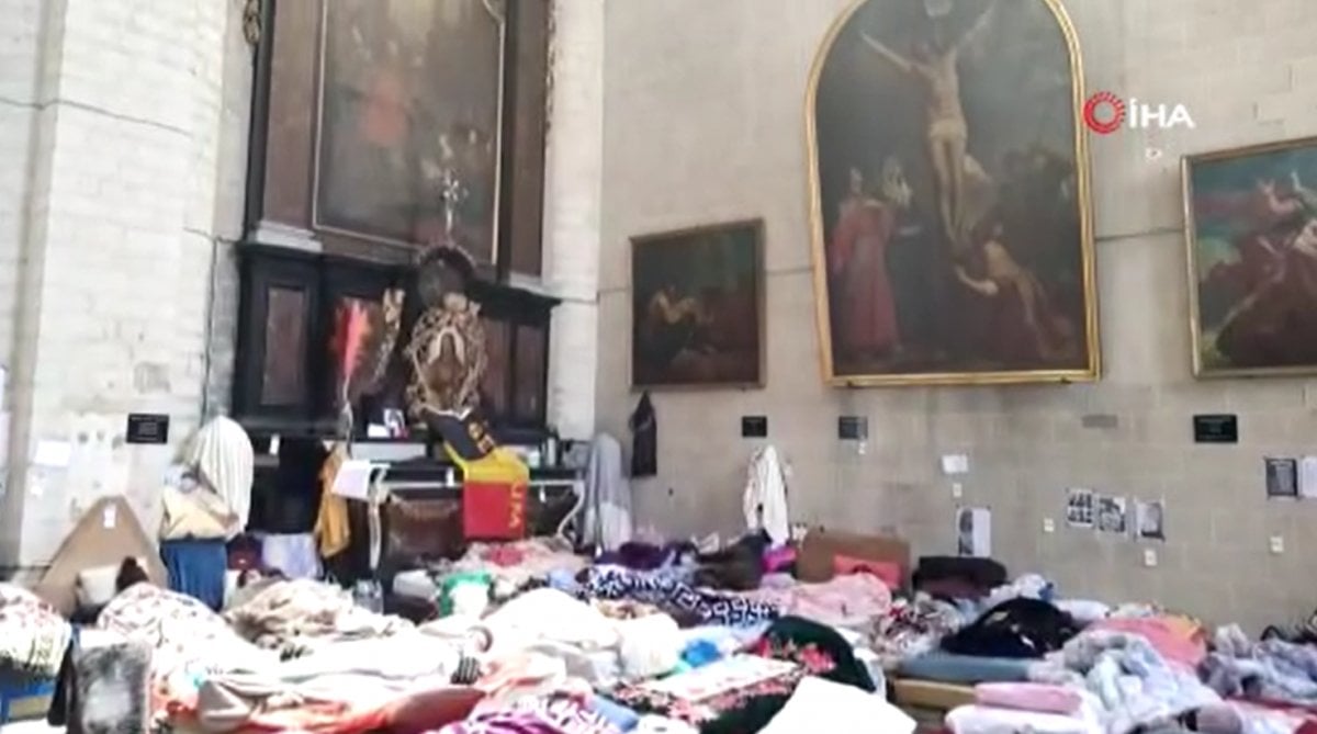 Illegal immigrants go on hunger strike at the church in Brussels #2
