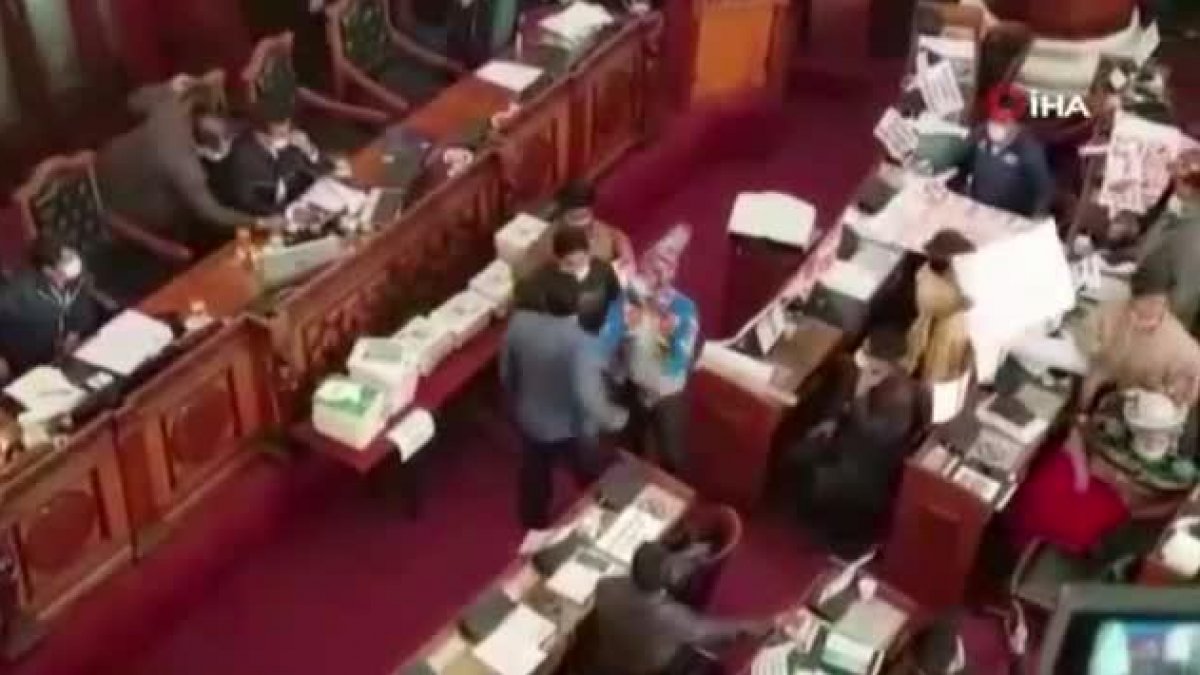 Fist fight from lawmakers at the Bolivian Congress #2