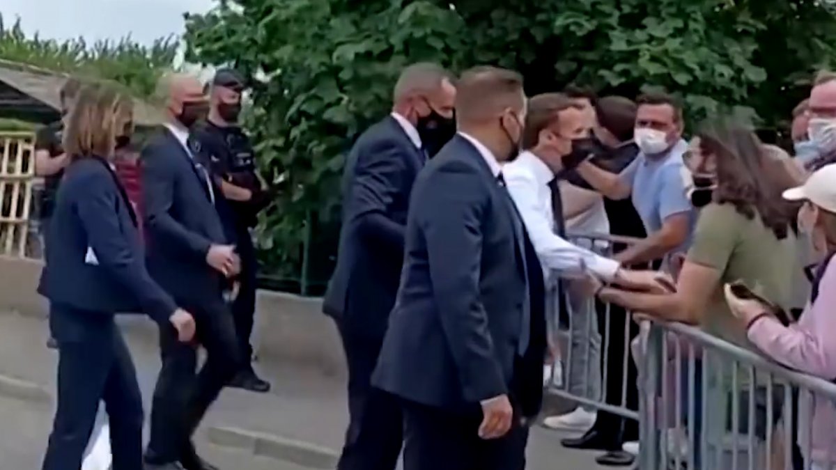 The other view of the slap to Emmanuel Macron #1