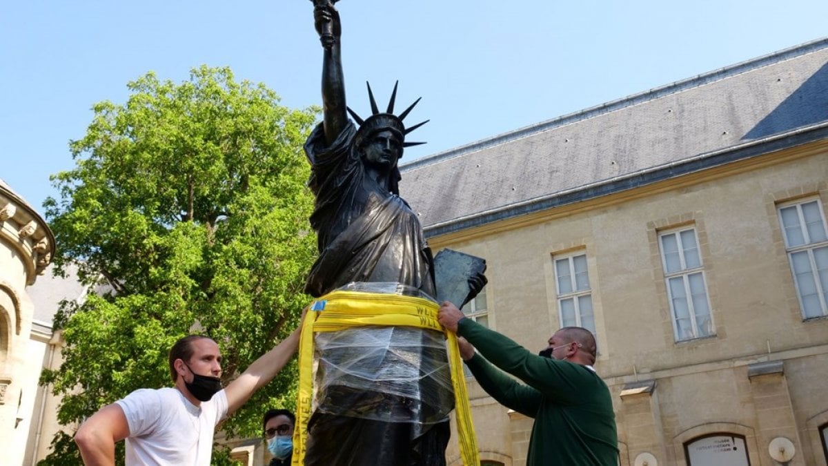 New Statue of Liberty from France to USA
