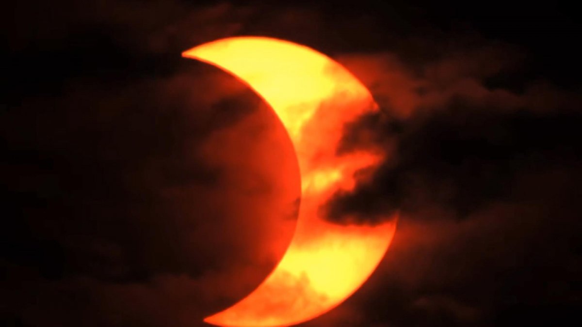 Annular solar eclipse begins in northern hemisphere #2