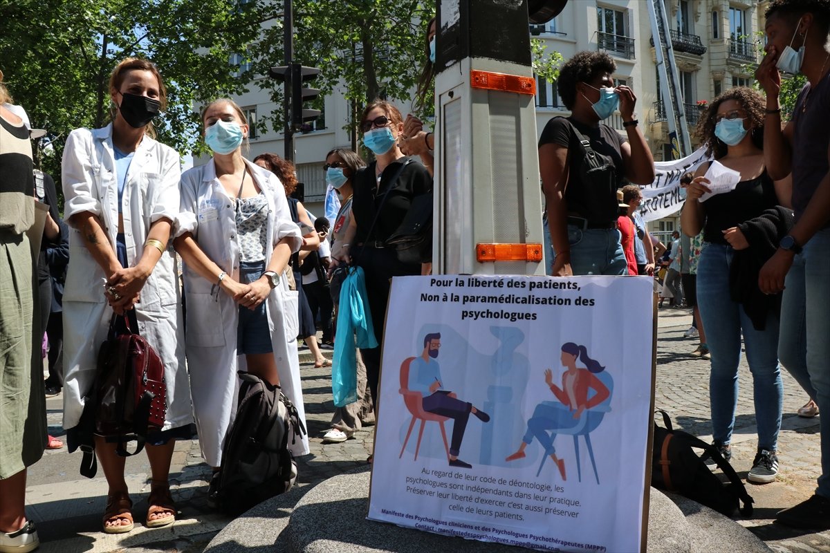 Psychologists held a demonstration in France #3