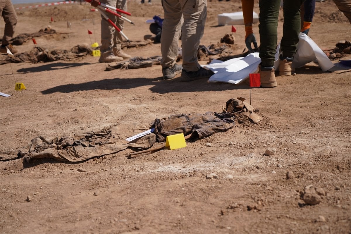 Two mass graves of 500 people killed by DAESH found in Iraq #14