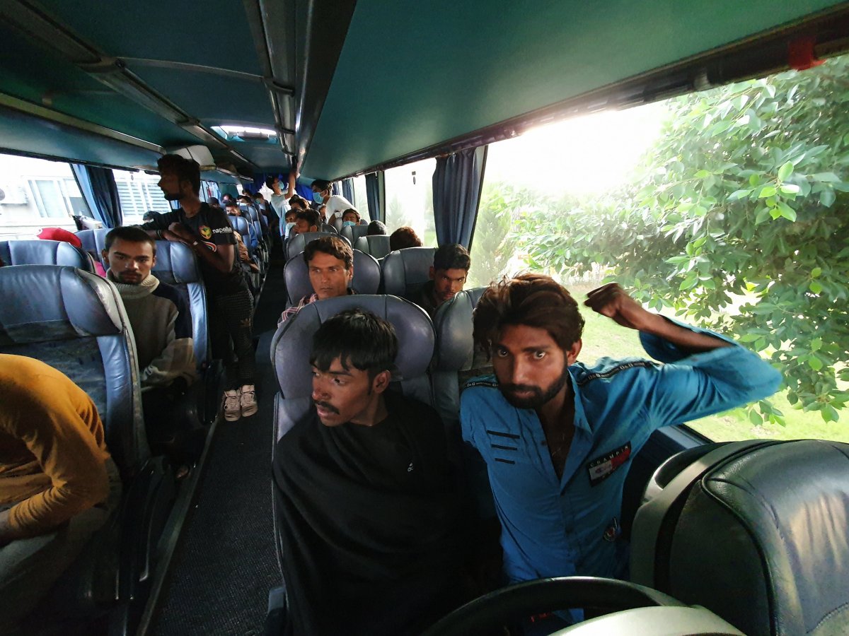 Adana da yolcu otobüsünde göçmenler yakalandı #2