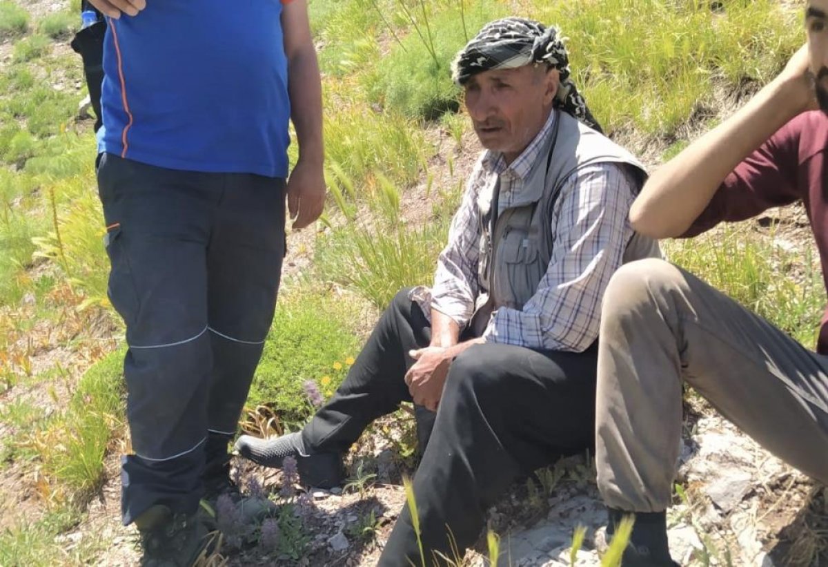 Erzincan da dağda mahsur kalan çoban kurtarıldı  #1