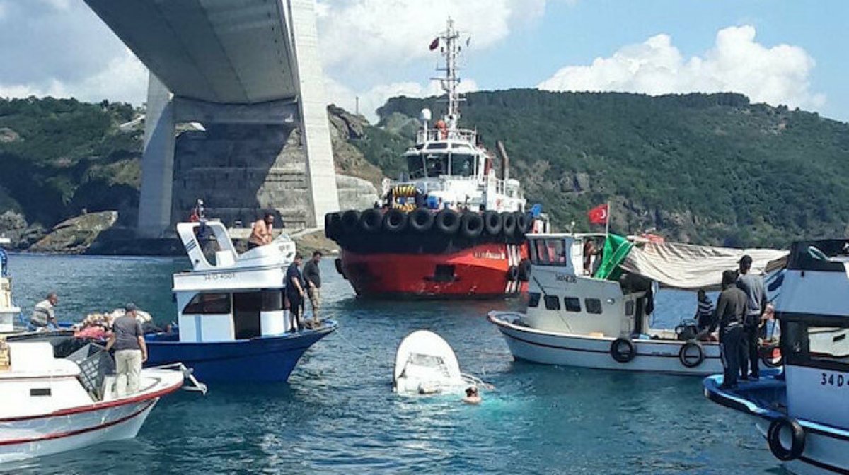Yavuz Sultan Selim Köprüsü altında, balıkçı teknesine gemi çarptı #4