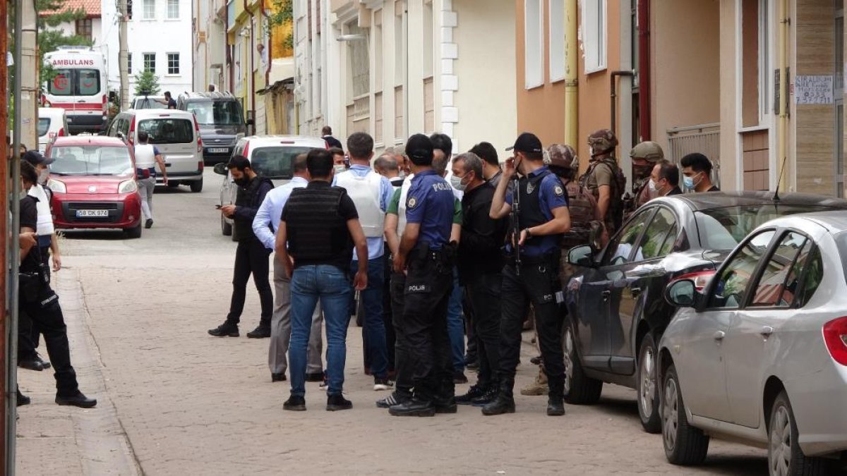 Sivas ta rehin alınan kadın polis tarafından kurtarıldı  #3