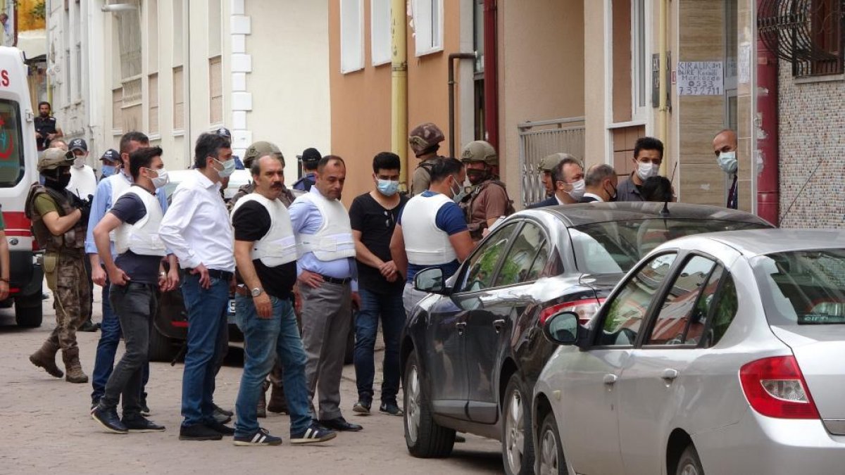 Sivas ta rehin alınan kadın polis tarafından kurtarıldı  #5